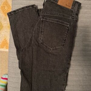 Madewell Women’s Dark Gray Straight Jeans